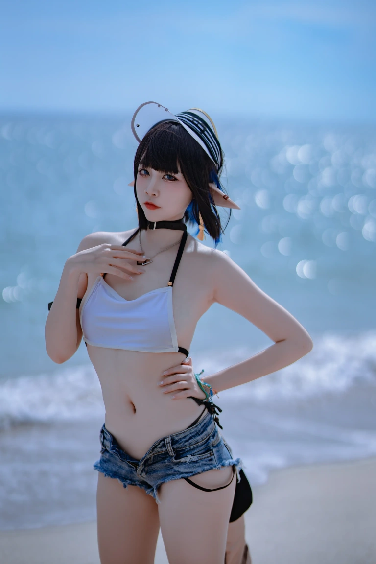 二佐Nisa《明日方舟 森蚺泳装》主题写真：22张全套美图