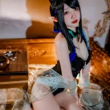 二佐Nisa《泰拉夏日纪事 明日方舟 夜半泳装》主题写真：32张全套美图