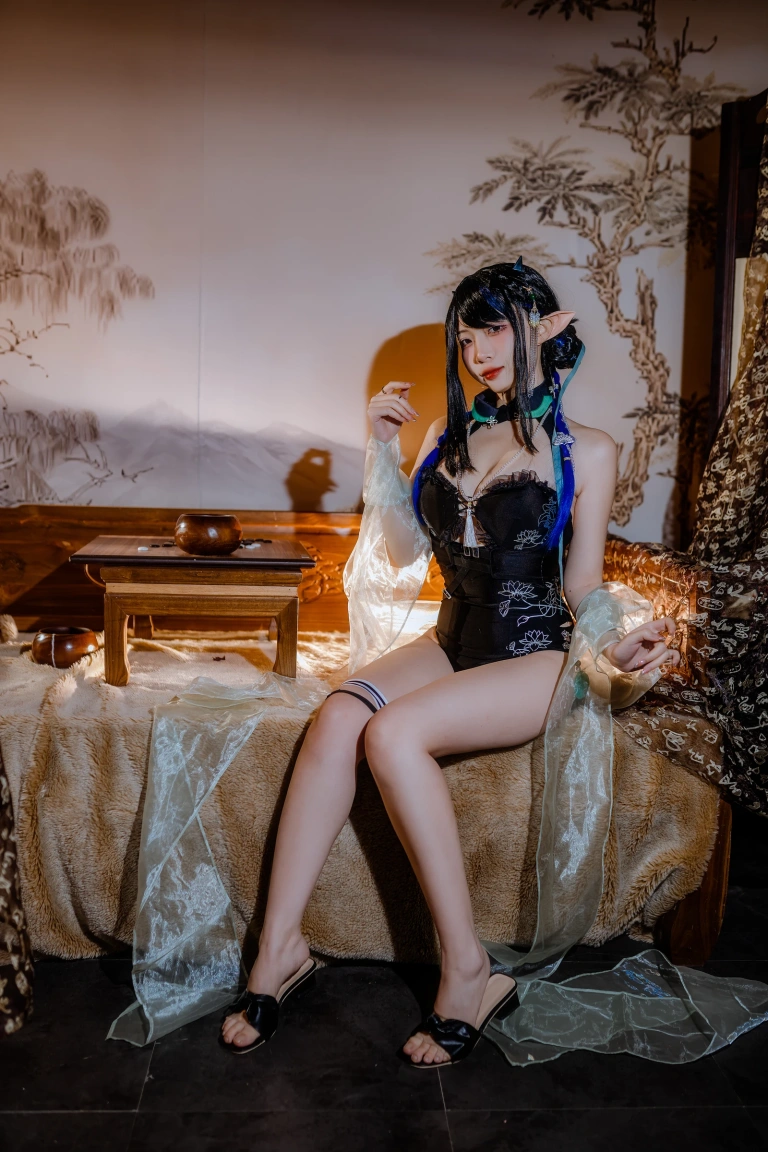 二佐Nisa《泰拉夏日纪事 明日方舟 夜半泳装》主题写真：32张全套美图