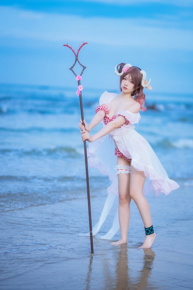 二佐Nisa《泰拉夏日纪事 明日方舟 艾雅法拉泳装》主题写真：34张全套美图