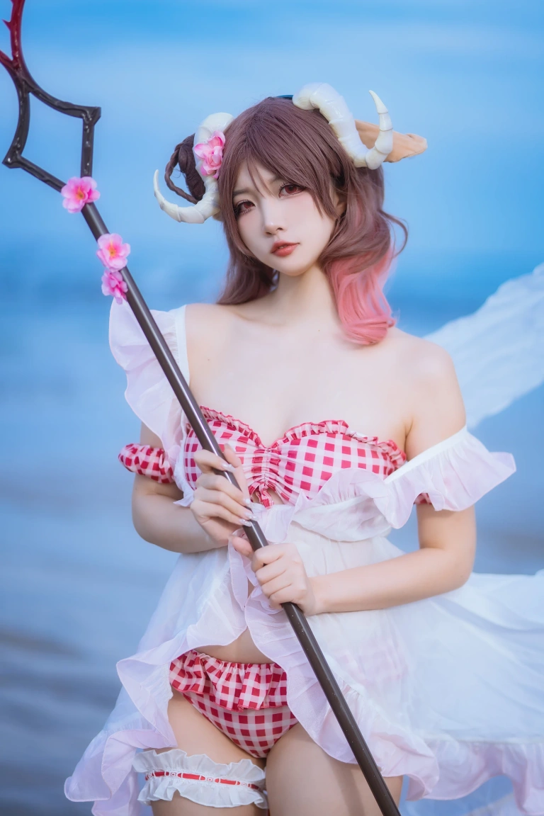 二佐Nisa《泰拉夏日纪事 明日方舟 艾雅法拉泳装》主题写真：34张全套美图