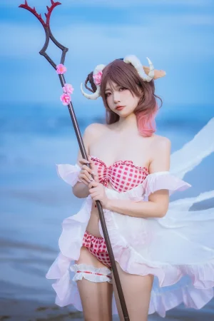 二佐Nisa《泰拉夏日纪事 明日方舟 艾雅法拉泳装》主题写真：34张全套美图