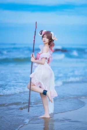 二佐Nisa《泰拉夏日纪事 明日方舟 艾雅法拉泳装》主题写真：34张全套美图