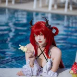 二佐Nisa《泰拉夏日纪事 明日方舟 史尔特尔泳装》主题写真：40张全套美图