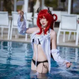 二佐Nisa《泰拉夏日纪事 明日方舟 史尔特尔泳装》主题写真：40张全套美图
