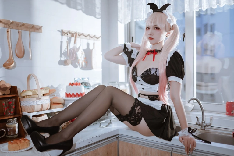 二佐Nisa《海梦小女仆》主题写真：30张全套美图