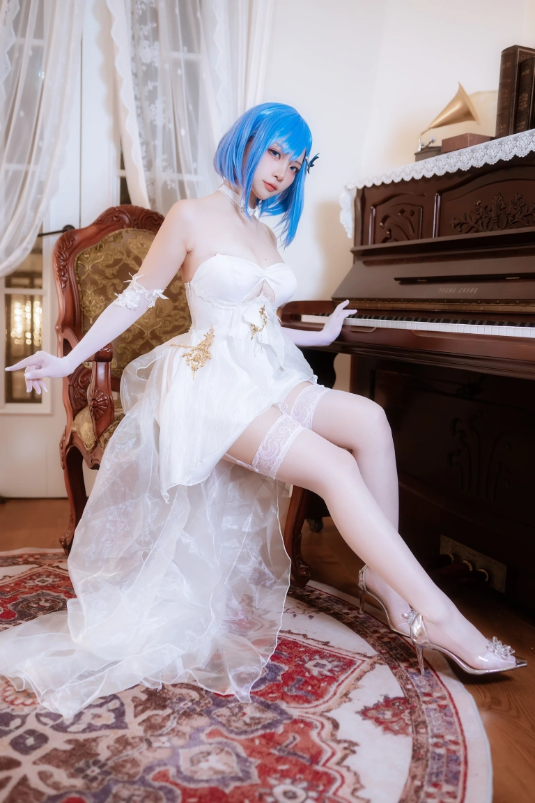 二佐Nisa《恰巴耶夫礼服》主题写真：89张全套美图