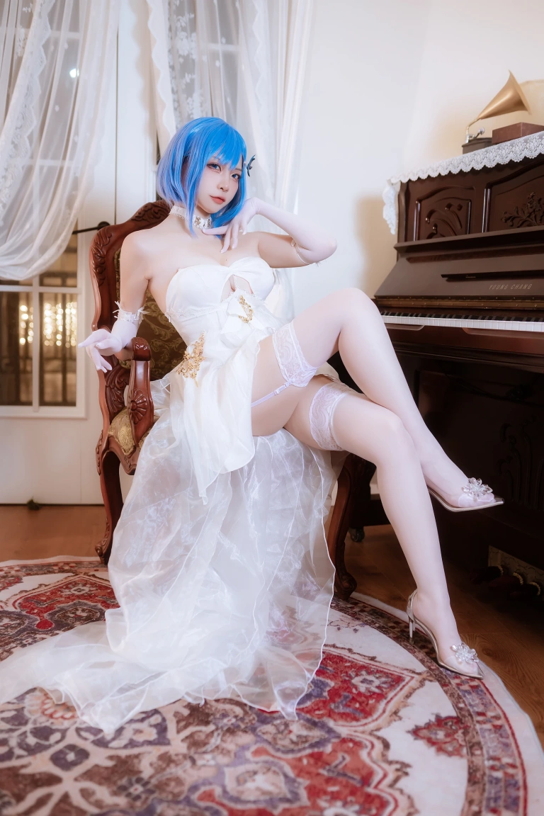 二佐Nisa《恰巴耶夫礼服》主题写真：89张全套美图
