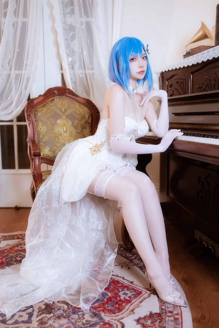 二佐Nisa《恰巴耶夫礼服》主题写真：89张全套美图