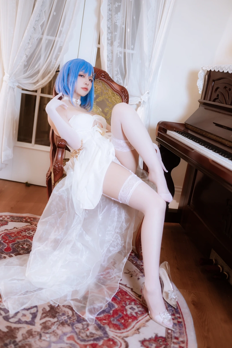 二佐Nisa《恰巴耶夫礼服》主题写真：89张全套美图
