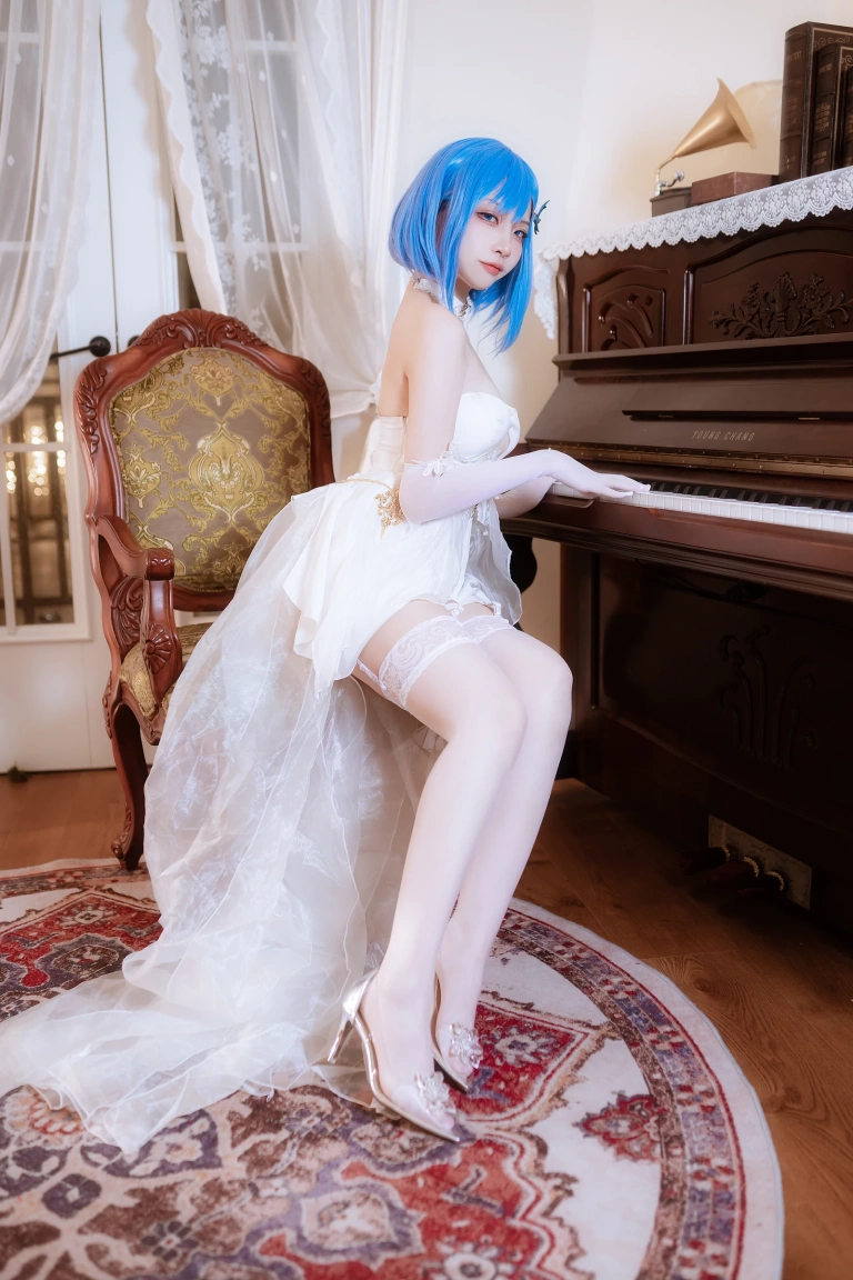 二佐Nisa《恰巴耶夫礼服》主题写真：89张全套美图