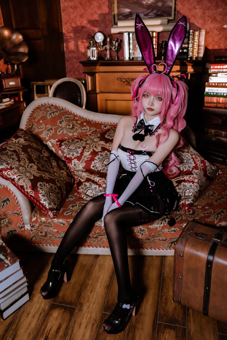二佐Nisa《交错战线 卡提那》主题写真：36张全套美图