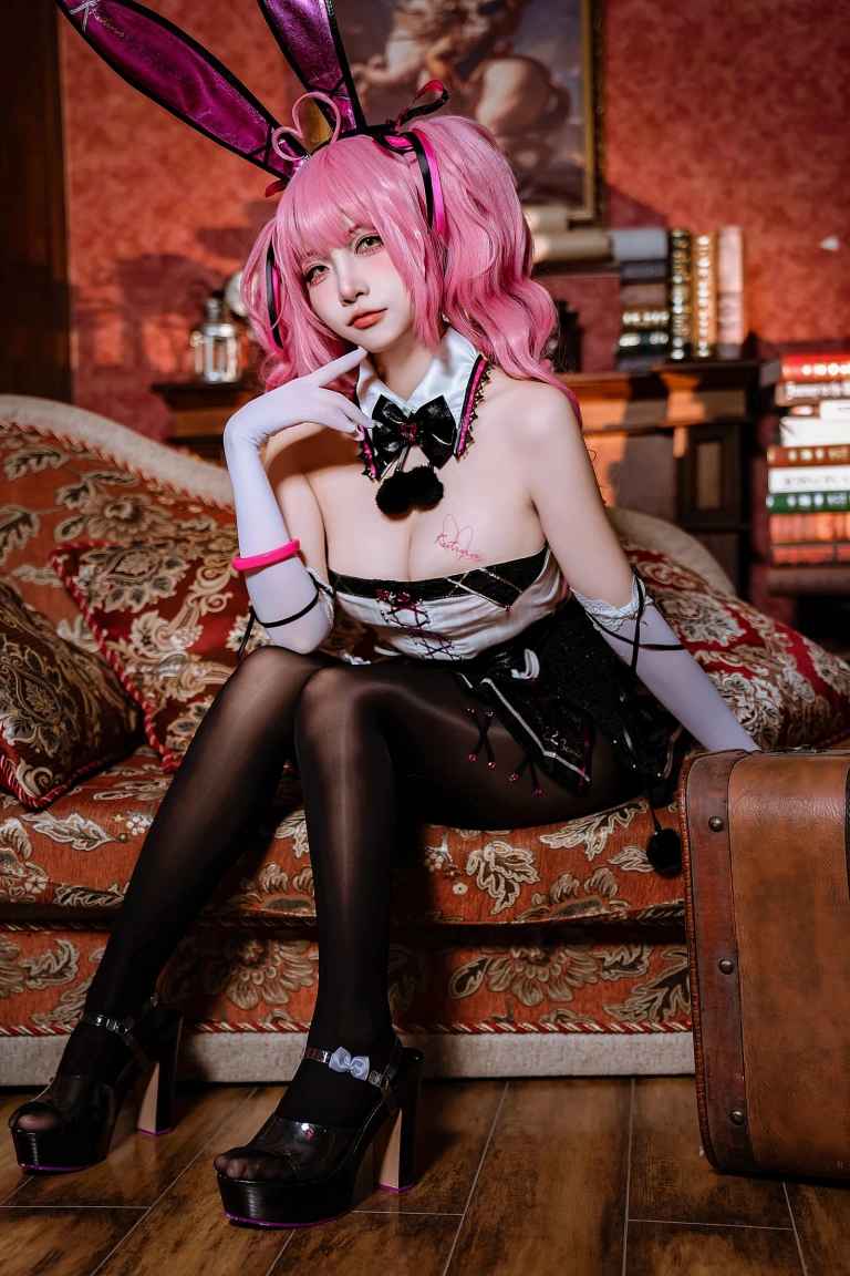 二佐Nisa《交错战线 卡提那》主题写真：36张全套美图