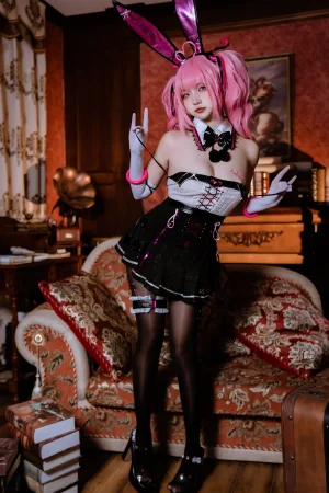 二佐Nisa《交错战线 卡提那》主题写真：36张全套美图