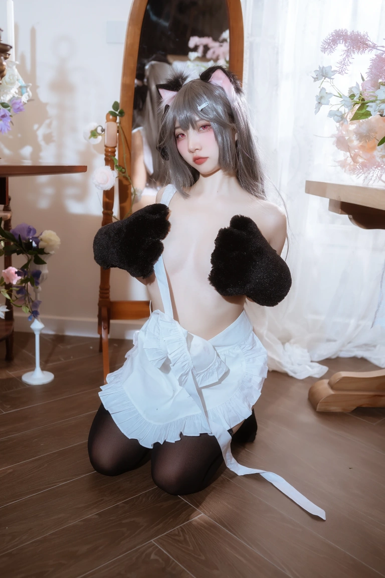 二佐Nisa《碧蓝航线 水星纪念 围裙》主题写真：41张全套美图
