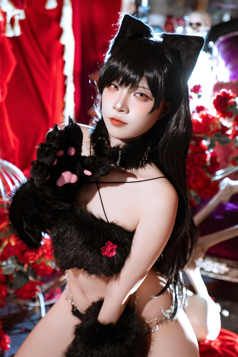 二佐Nisa《碧蓝航线 爱宕万圣节》主题写真：28张全套美图
