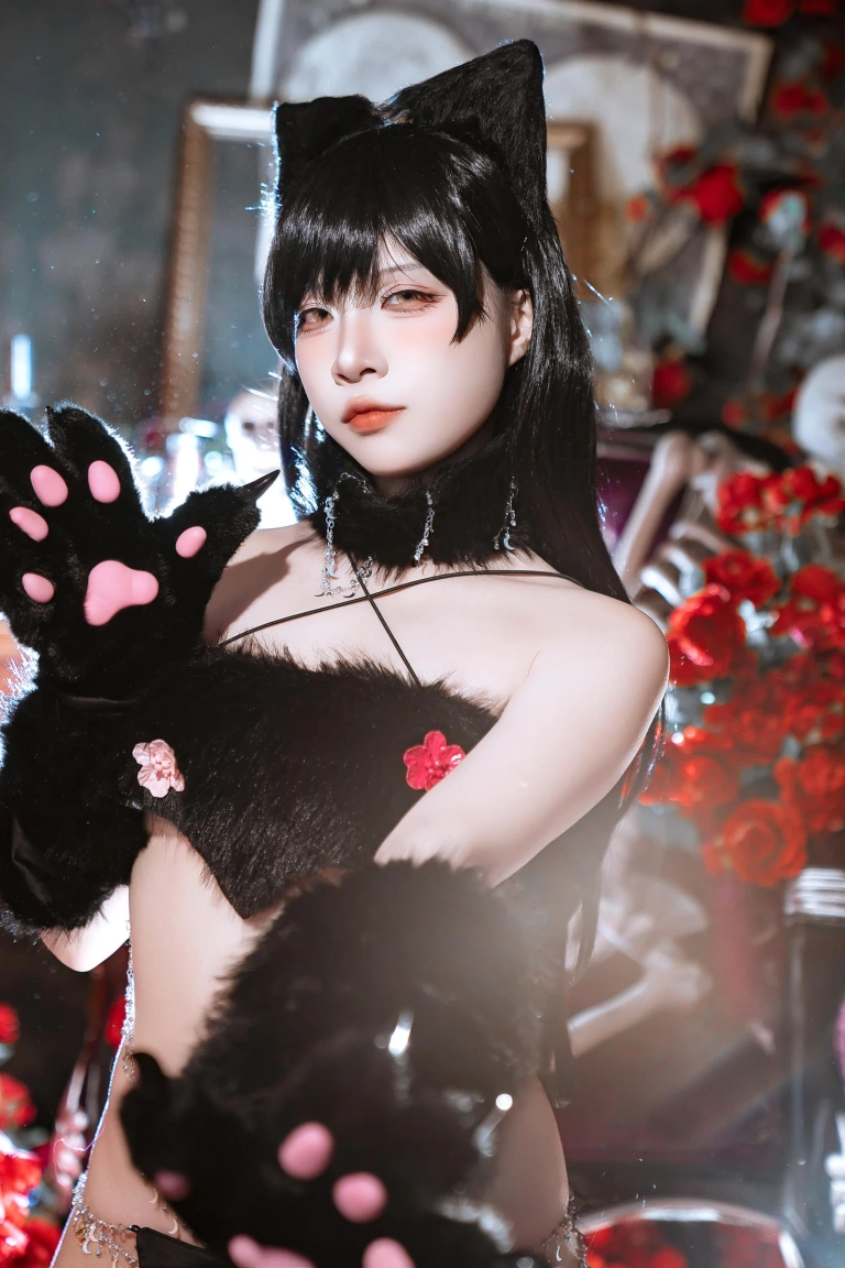 二佐Nisa《碧蓝航线 爱宕万圣节》主题写真：28张全套美图
