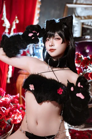 二佐Nisa《碧蓝航线 爱宕万圣节》主题写真：28张全套美图