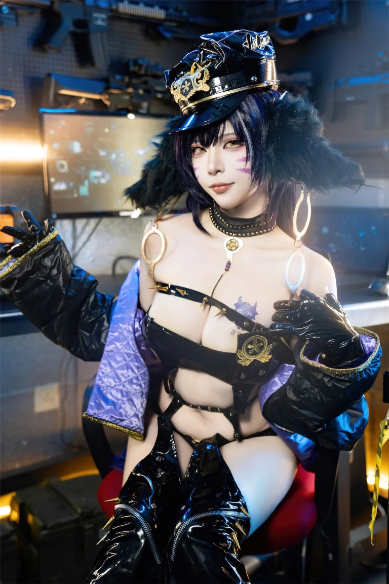 二佐Nisa《碧蓝航线 武藏 女警》主题写真：25张全套美图
