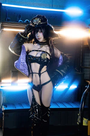 二佐Nisa《碧蓝航线 武藏 女警》主题写真：25张全套美图