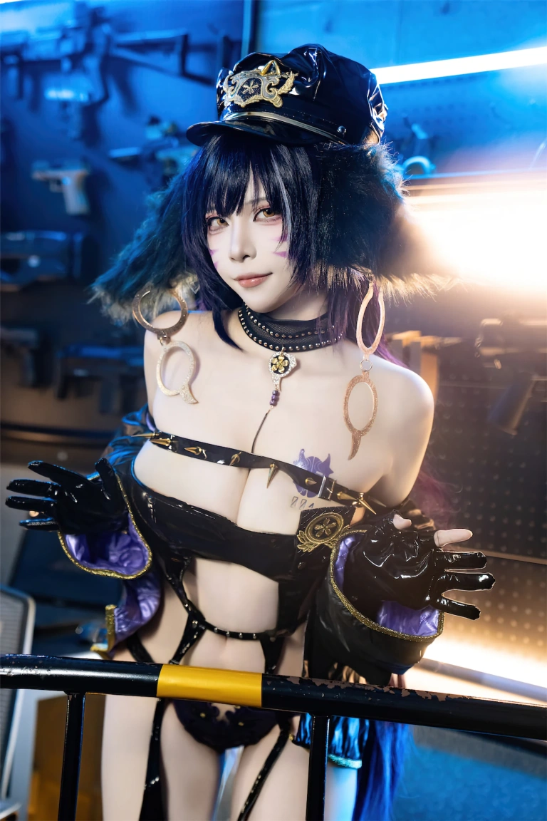 二佐Nisa《碧蓝航线 武藏 女警》主题写真：25张全套美图
