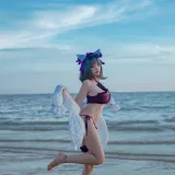 二佐Nisa《碧蓝航线 柴郡泳装》主题写真：30张全套美图