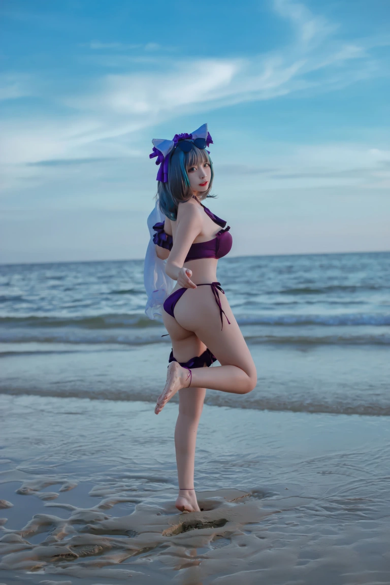 二佐Nisa《碧蓝航线 柴郡泳装》主题写真：30张全套美图
