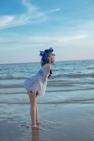 二佐Nisa《碧蓝航线 柴郡泳装》主题写真：30张全套美图