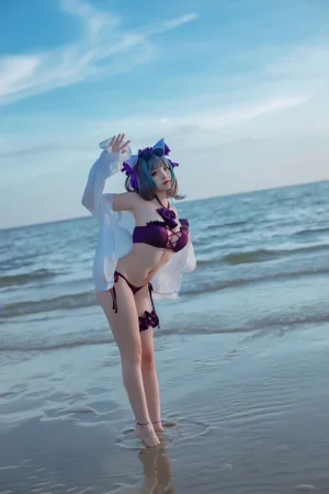 二佐Nisa《碧蓝航线 柴郡泳装》主题写真：30张全套美图