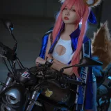 二佐Nisa《FGO 玉藻前赛车服》主题写真：30张全套美图