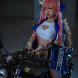 二佐Nisa《FGO 玉藻前赛车服》主题写真：30张全套美图
