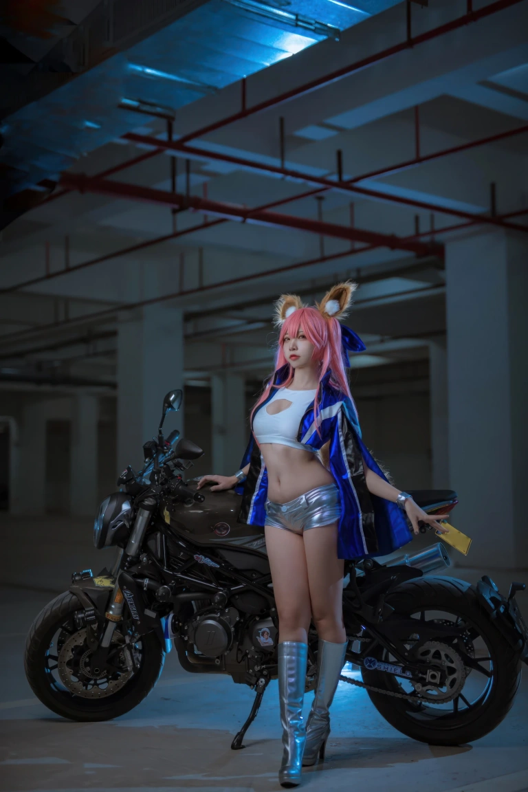二佐Nisa《FGO 玉藻前赛车服》主题写真：30张全套美图