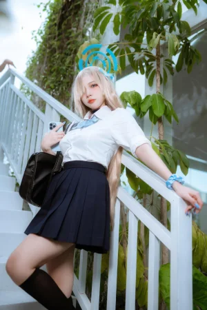 二佐Nisa《蔚蓝档案 明日奈JK》主题写真：23张全套美图