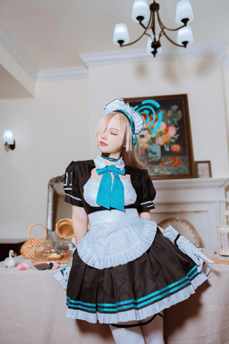 二佐Nisa《蔚蓝档案 明日奈女仆》主题写真：30张全套美图