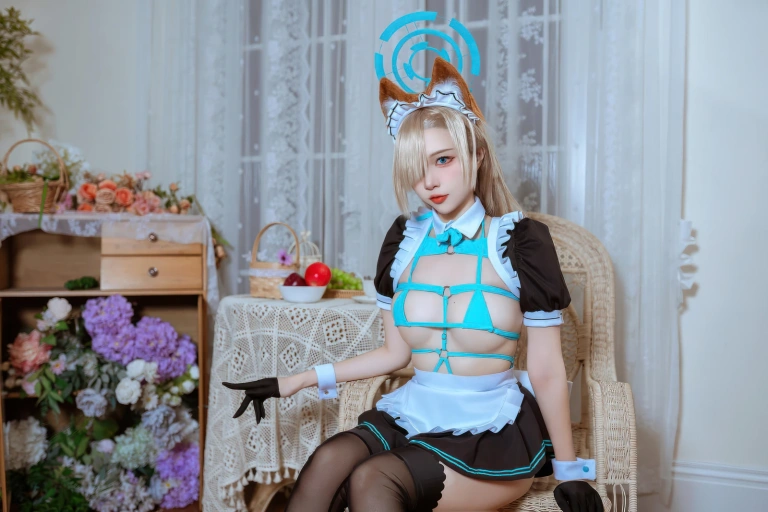 二佐Nisa《蔚蓝档案 明日奈猫耳女仆》主题写真：39张全套美图