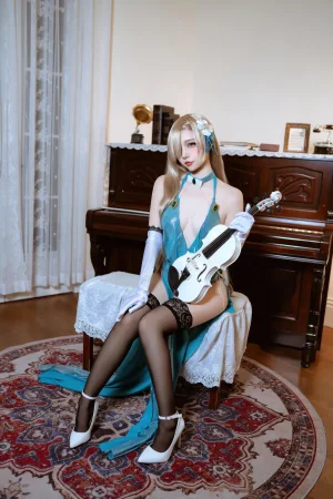 二佐Nisa《蔚蓝档案 明日奈礼服》主题写真：28张全套美图