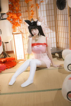二佐Nisa《碧蓝航线 长门睡衣》主题写真：18张全套美图