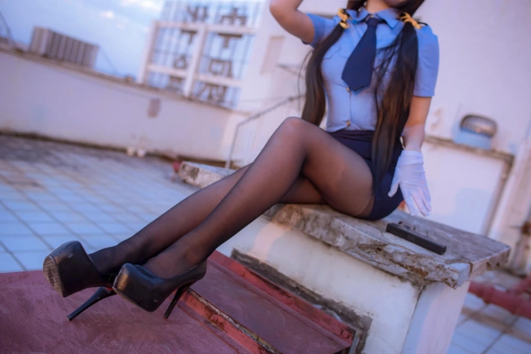 二佐Nisa《约会大作战 狂三 女警》主题写真：28张全套美图