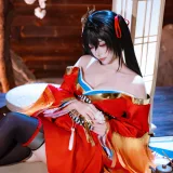 二佐Nisa《碧蓝航线 大凤 原皮》主题写真：35张全套美图