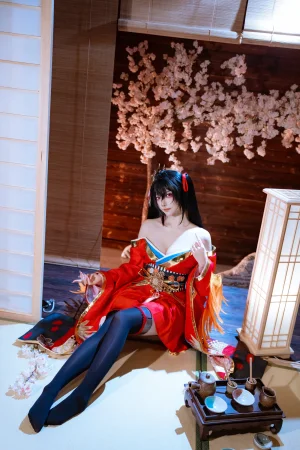 二佐Nisa《碧蓝航线 大凤 原皮》主题写真：35张全套美图