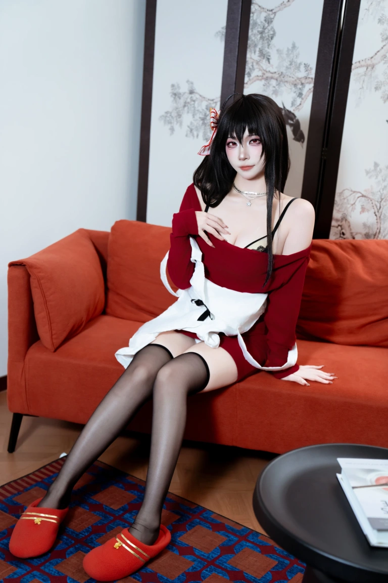 二佐Nisa《碧蓝航线 大凤 居家服》主题写真：31张全套美图
