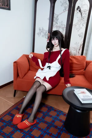 二佐Nisa《碧蓝航线 大凤 居家服》主题写真：31张全套美图