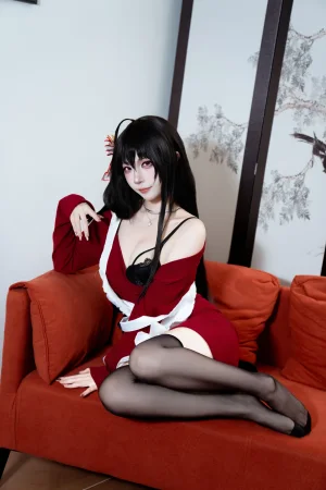二佐Nisa《碧蓝航线 大凤 居家服》主题写真：31张全套美图