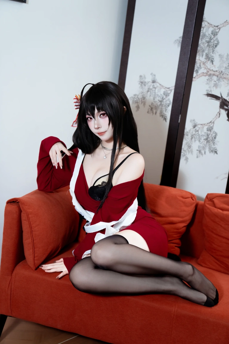 二佐Nisa《碧蓝航线 大凤 居家服》主题写真：31张全套美图