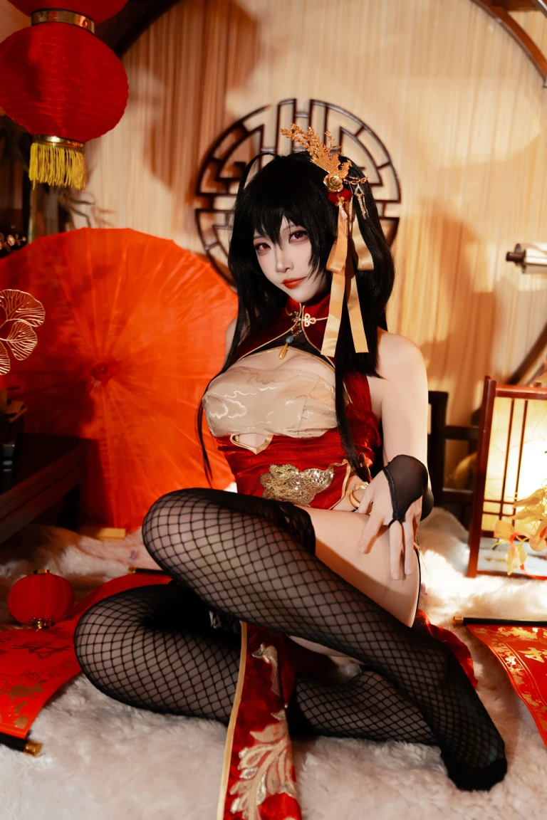 二佐Nisa《碧蓝航线 大凤 旗袍》主题写真：38张全套美图