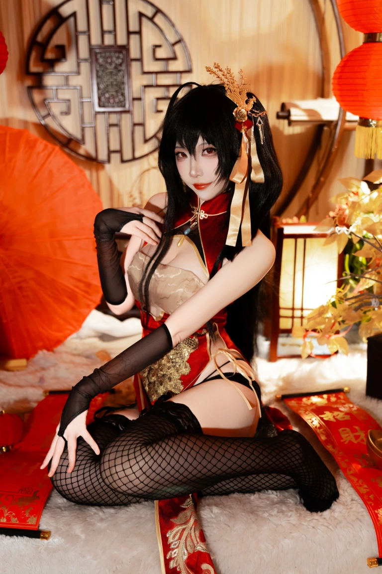 二佐Nisa《碧蓝航线 大凤 旗袍》主题写真：38张全套美图