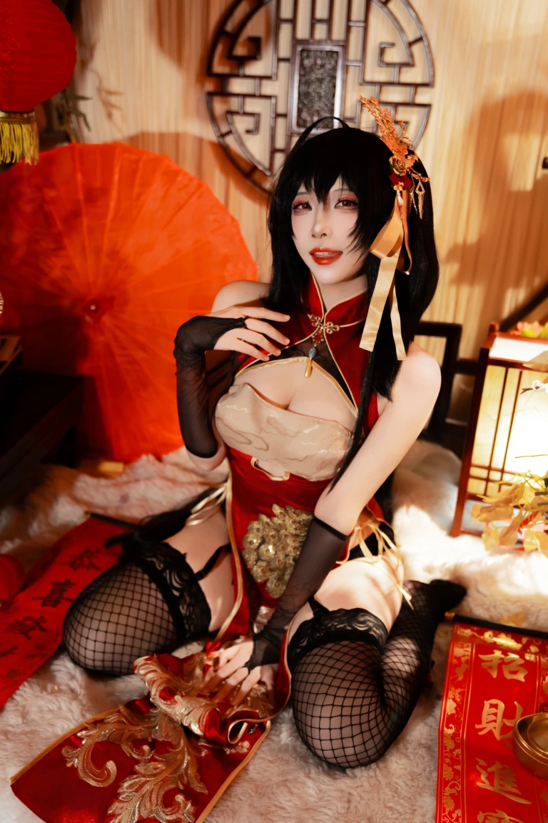 二佐Nisa《碧蓝航线 大凤 旗袍》主题写真：38张全套美图