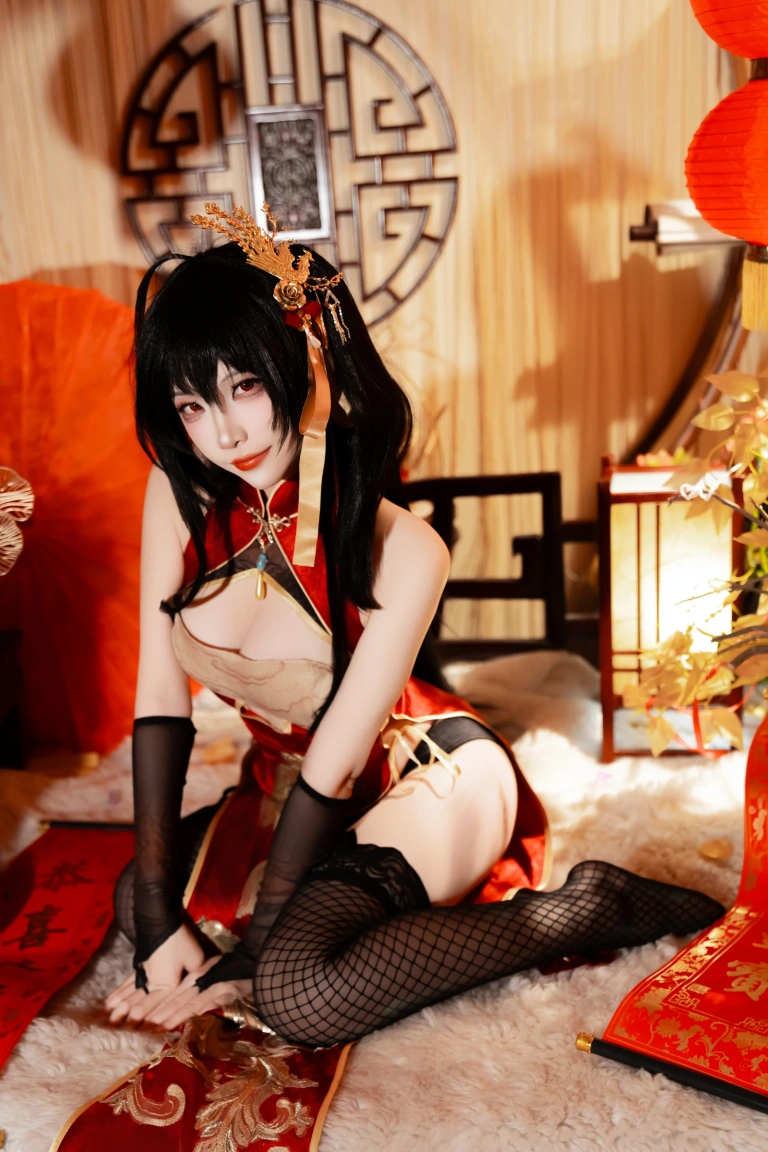 二佐Nisa《碧蓝航线 大凤 旗袍》主题写真：38张全套美图