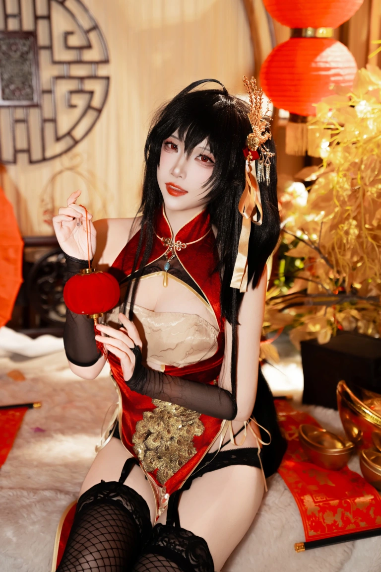 二佐Nisa《碧蓝航线 大凤 旗袍》主题写真：38张全套美图