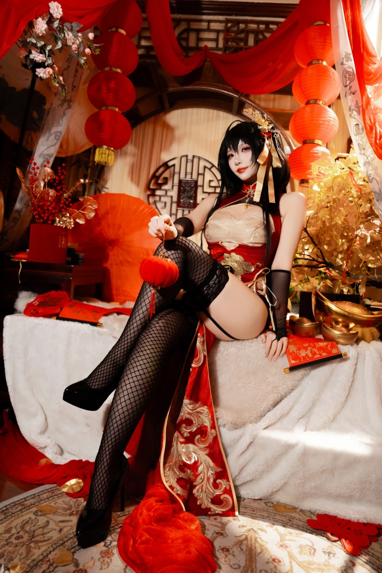 二佐Nisa《碧蓝航线 大凤 旗袍》主题写真：38张全套美图